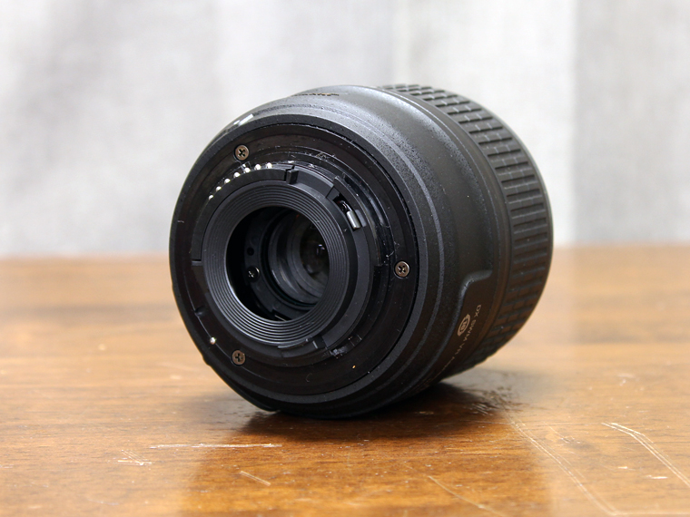Nikon  AF-S DX NIKKOR 18-55mm f/3.5-5.6G VR<!---->3
