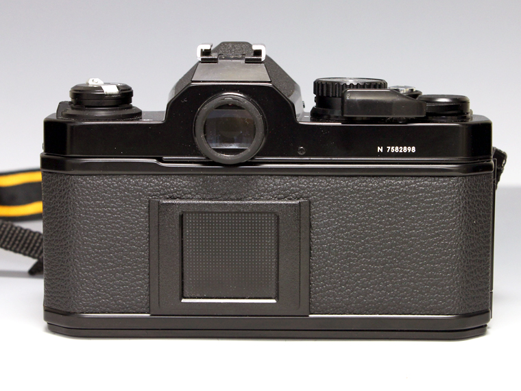 Nikon FE2と50mm f1.4 アオスタケース付き