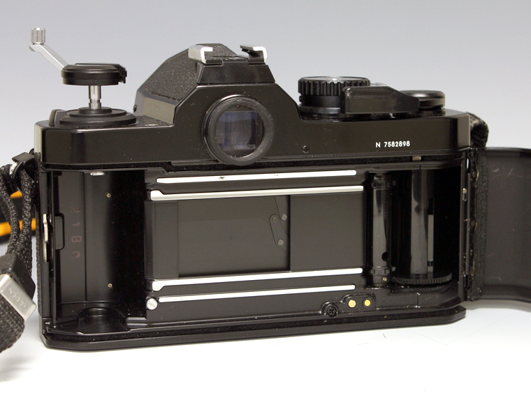 Nikon FM2 フィルムカメラ/Nikkor Ai S mm 1.4 レンズ付   札幌中古