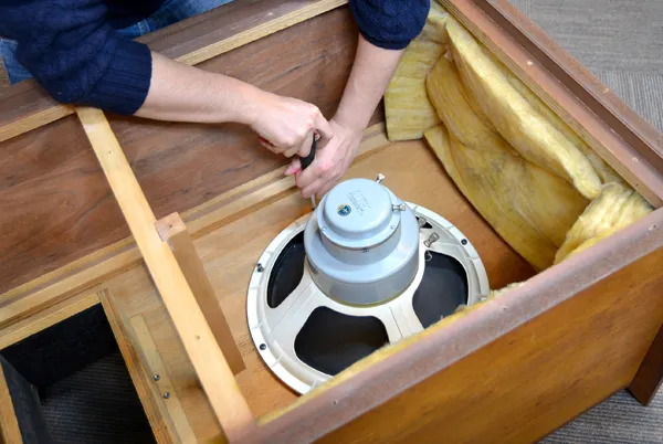 スピーカーの修理