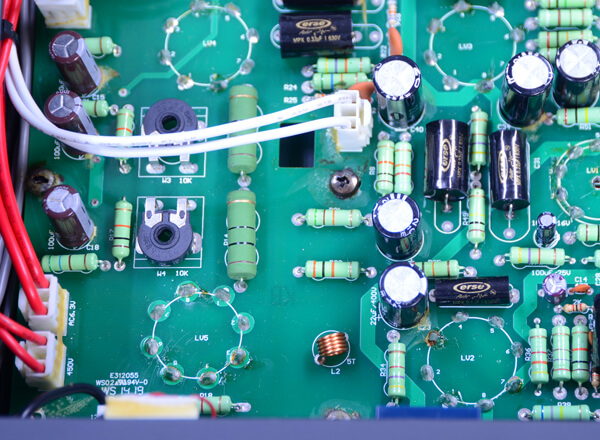 バイアス調整用ボリューム