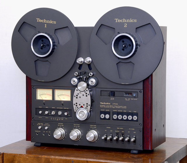 Technics RS-1700U