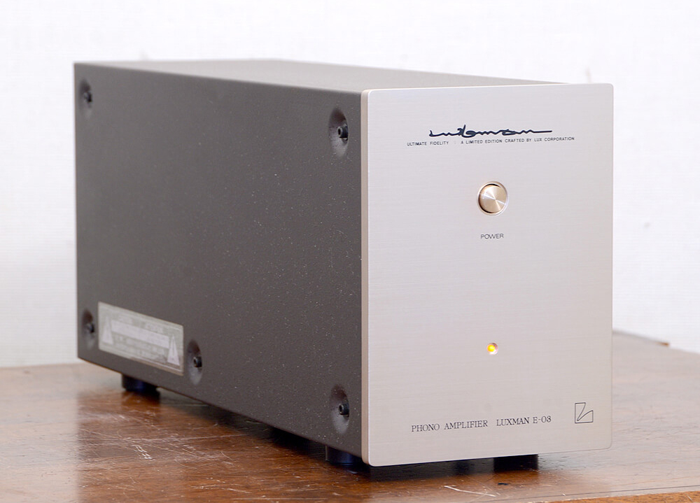 LUXMAN E-03