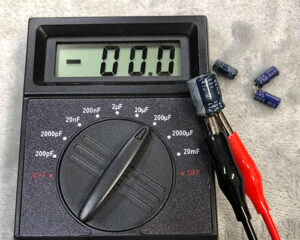 絶縁不良のコンデンサー