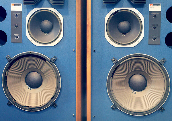 JBLスピーカーエッジ